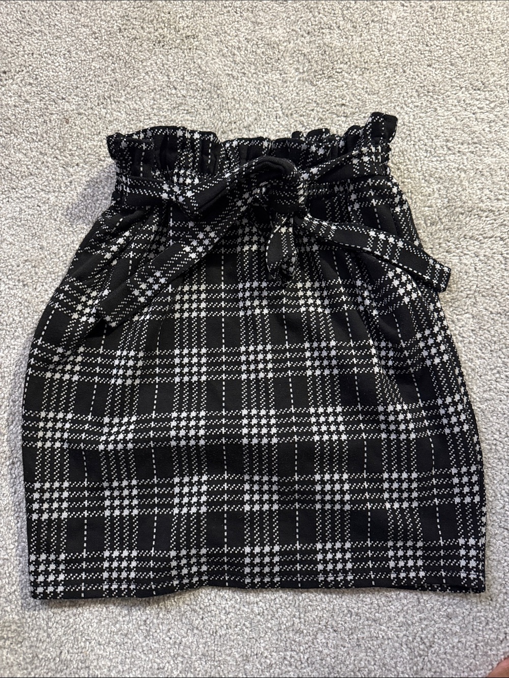 High-Waist Black & White Plaid Paperbag Skirt with pockets